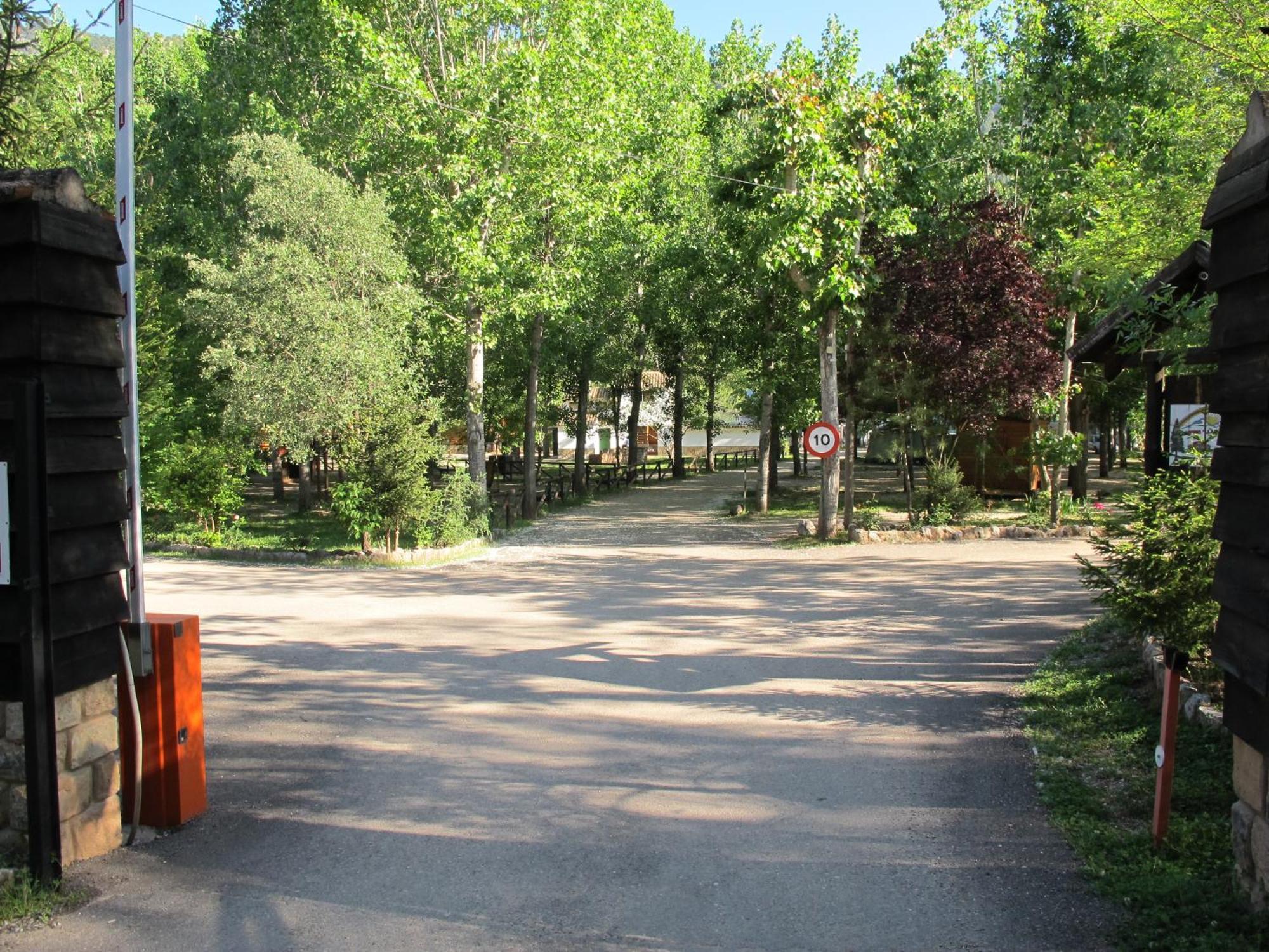 Camping Rural Llanos De Arance Coto Rios Extérieur photo